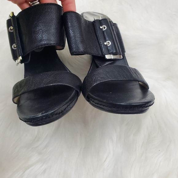 Michael Kors Size 8 Black Leather Buckle Heeled Sandals - Picture 5 of 10